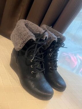 UGG Black Lace-Up Wedge Ankle Boots with Gray Shearling Collar